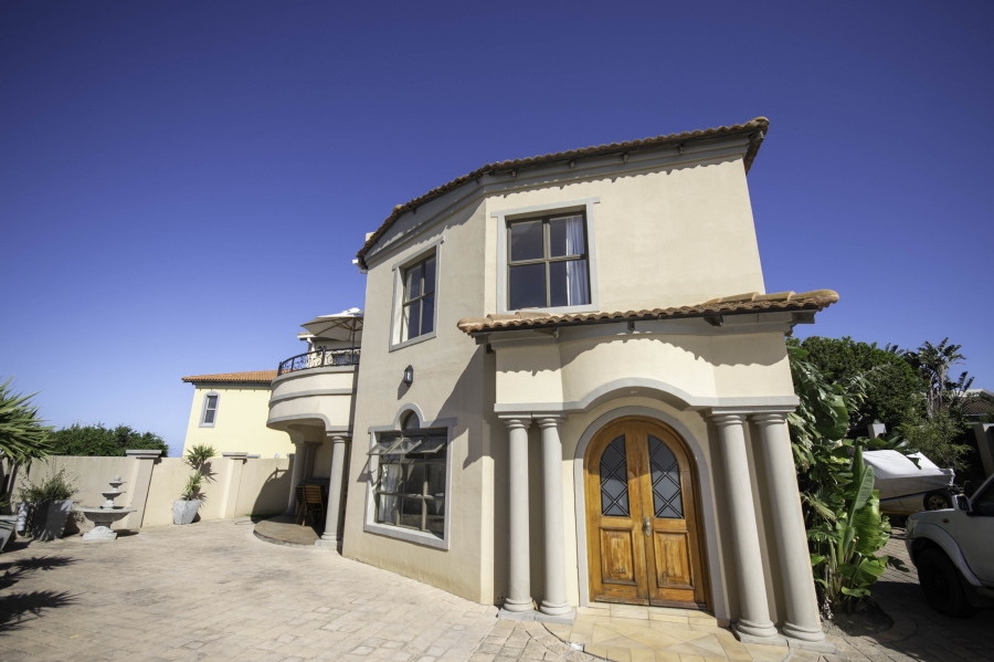 4 Bedroom Property for Sale in St Francis On Sea Eastern Cape